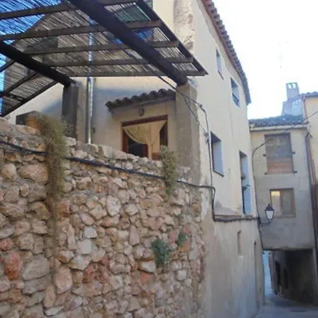 El Barrio Medieval De Miravet Exterior photo