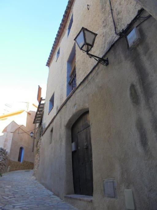 El Barrio Medieval De Holiday home Miravet
